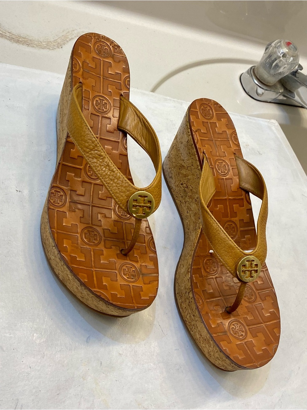 Tory Burch Thora platform wedge sandal women’s size 9M good condition clean